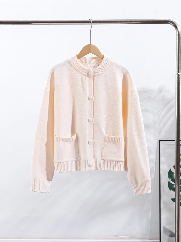 Casual Knitted Cardigans Women Solid Single Breasted O-neck Long Sleeve Pocket Sweaters 2025 Autumn Winter Chic Lady Knitwears
Casual Knitted Cardigans Women Solid Single Breasted O-neck Long Sleeve Pocket Sweaters 2025 Autumn Winter Chic Lady Knitwears