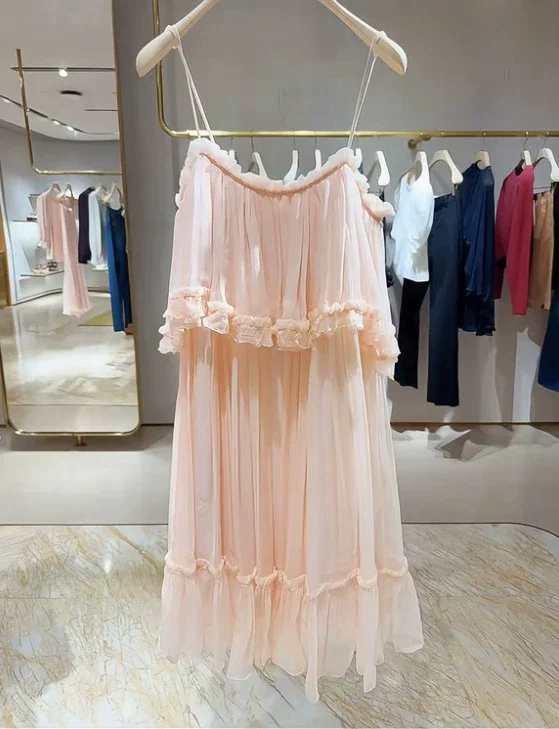 Sexy Spaghetti Strap 100% Silk Dress Vacation Style Romantic Ruffles Pink Dress Loose Waist Women's Bohemian Dresses
Sexy Spaghetti Strap 100% Silk Dress Vacation Style Romantic Ruffles Pink Dress Loose Waist Women's Bohemian Dresses