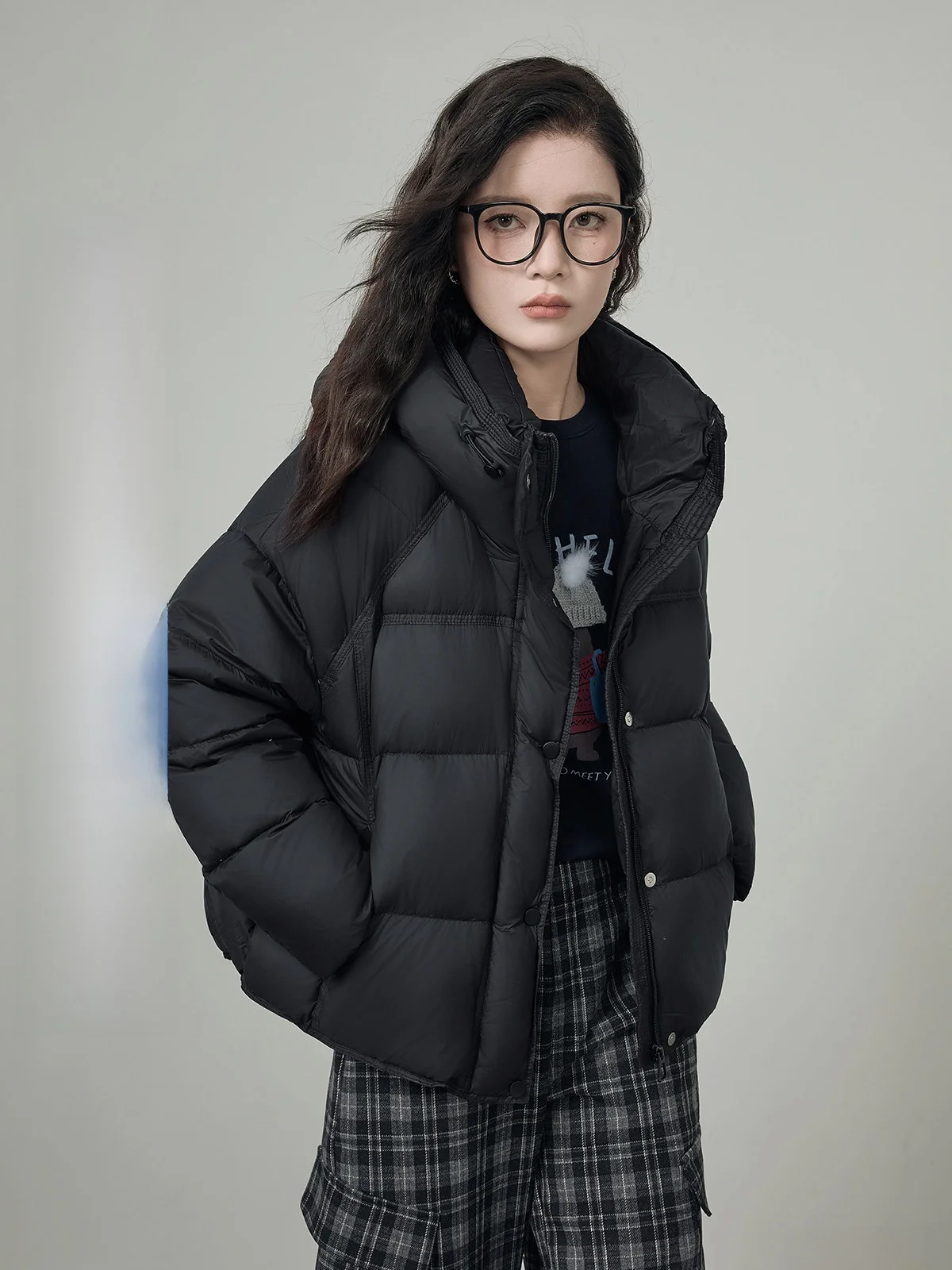 Зимняя женская куртка-пуховик HuiXi Bla с капюшоном, теплая верхняя одежда с искусственным мехом, 90% пуха, для повседневной носки, в корейском стиле, новинка 2025 года
Зимняя женская куртка-пуховик HuiXi Bla с капюшоном, теплая верхняя одежда с искусственным мехом, 90% пуха, для повседневной носки, в корейском стиле, новинка 2025 года