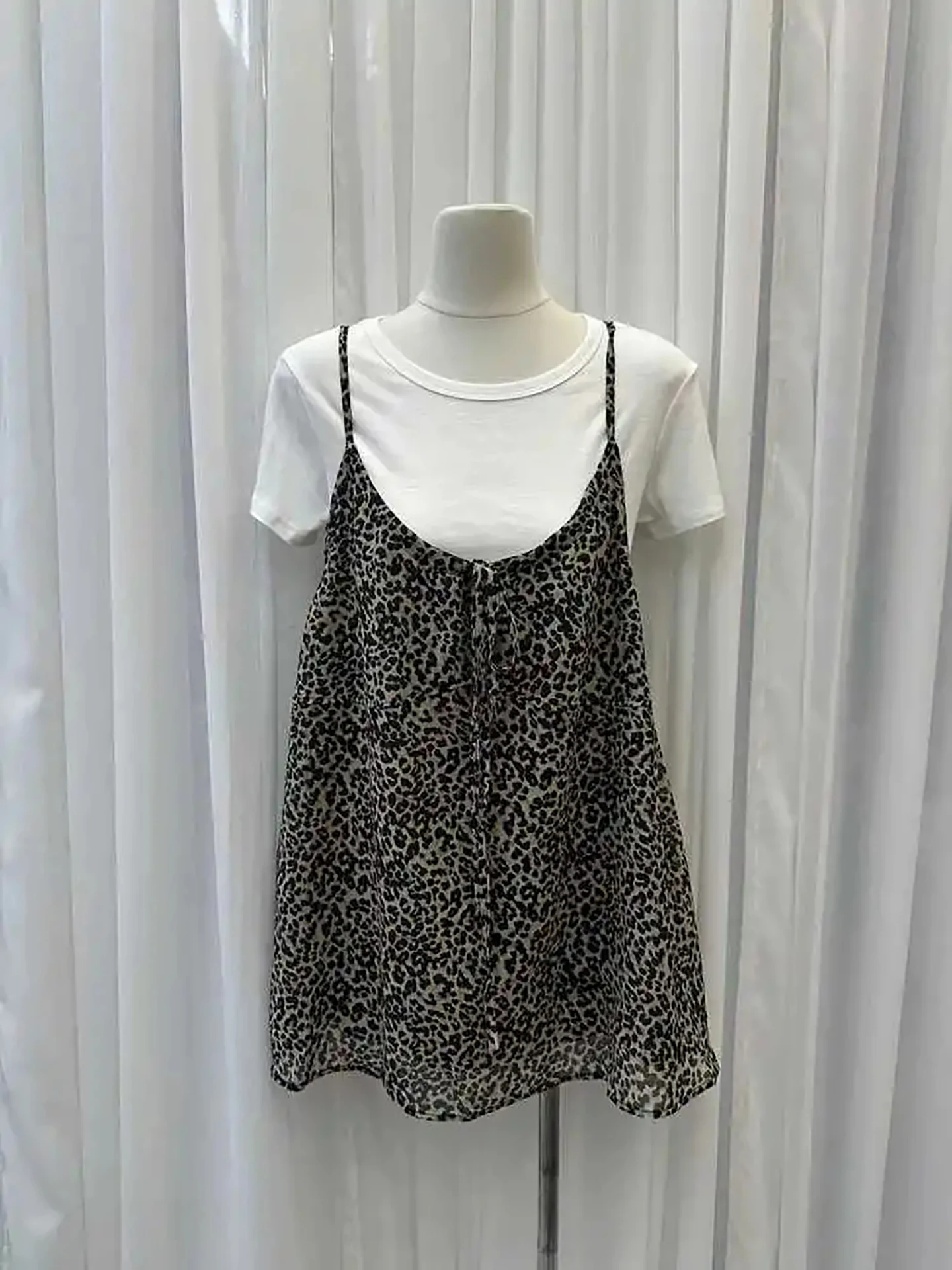 Summer 2026 Commute Slimming Layered Leopard Print Casual Short Sleeve White Top Korean Style Fashion Set Women's Clothing
Summer 2026 Commute Slimming Layered Leopard Print Casual Short Sleeve White Top Korean Style Fashion Set Women's Clothing