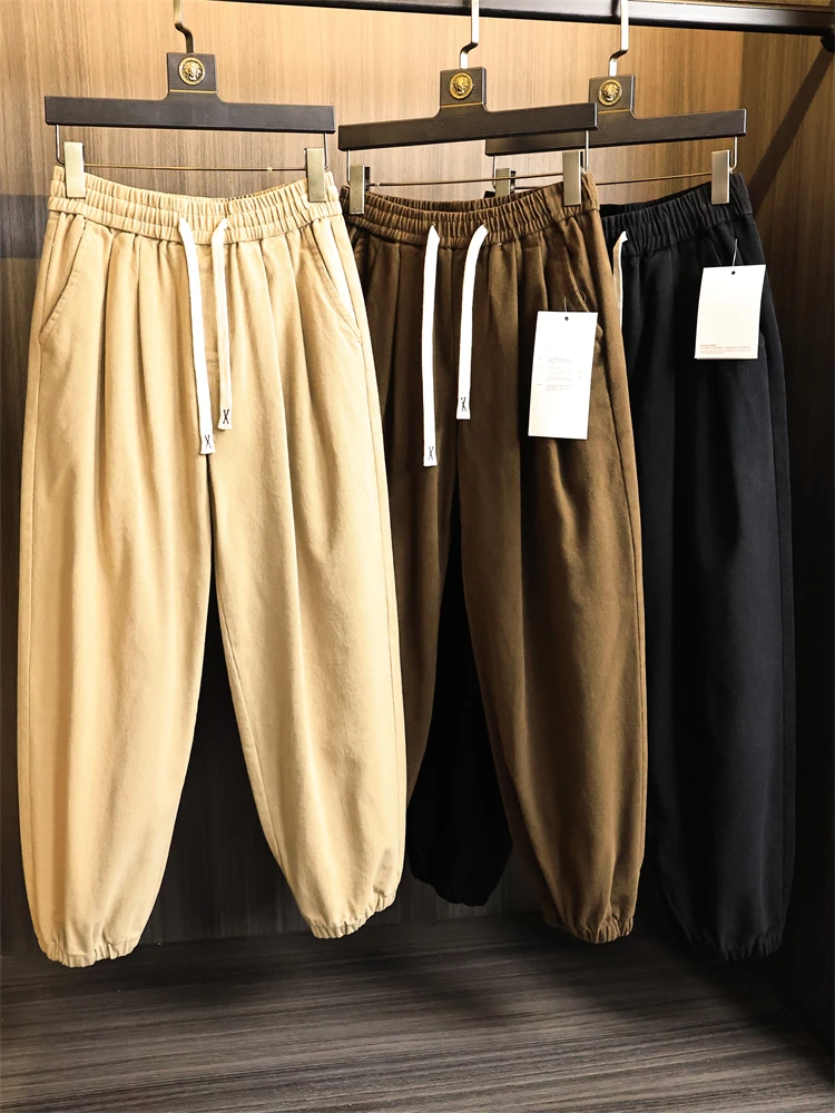 Удобные мужские спортивные повседневные брюки из чистого хлопка, осенний сезон, универсальные дышащие прямые брюки с эластичной резинкой на талии
Удобные мужские спортивные повседневные брюки из чистого хлопка, осенний сезон, универсальные дышащие прямые брюки с эластичной резинкой на талии