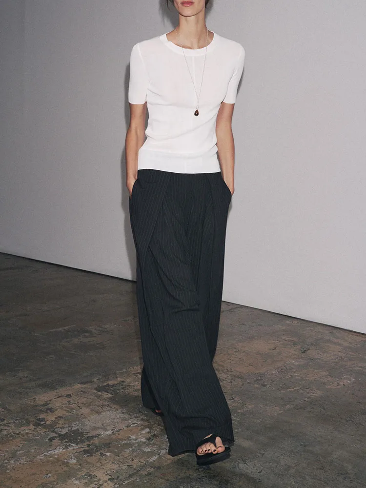 Осень 20%, женские широкие брюки с высокой талией, свободные универсальные брюки в тонкую полоску, простой дизайн, женские брюки премиум-класса
Осень 20%, женские широкие брюки с высокой талией, свободные универсальные брюки в тонкую полоску, простой дизайн, женские брюки премиум-класса