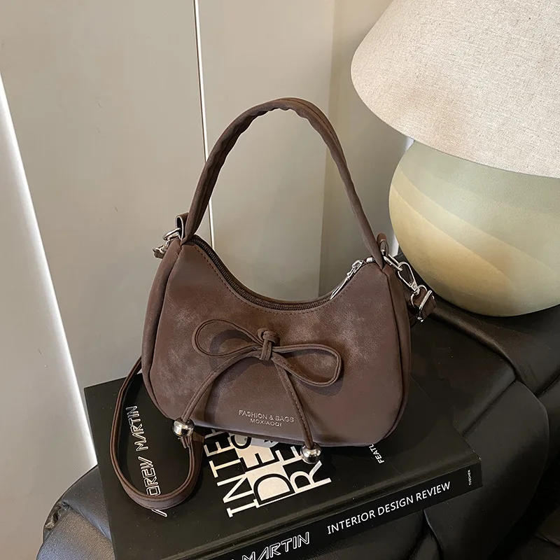 Crescent Shoulder Bag Spacious Bow Handbag Leather Crossbody Bag Elegant Solid Color Shoulder Bag For Date Outfit Daily Commutes
Crescent Shoulder Bag Spacious Bow Handbag Leather Crossbody Bag Elegant Solid Color Shoulder Bag For Date Outfit Daily Commutes