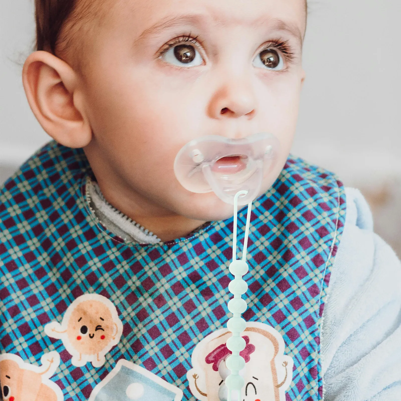 2Pcs Silicone Pacifier Clips Infant Baby Pacifier Holders Safe Soft Material Prevent Falling Easy Replacement Fashionable
2Pcs Silicone Pacifier Clips Infant Baby Pacifier Holders Safe Soft Material Prevent Falling Easy Replacement Fashionable