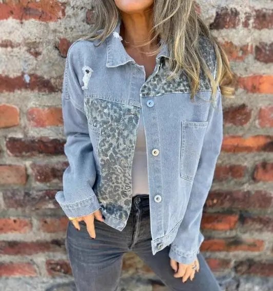 Осень-зима 2021, новая женская перфорированная джинсовая куртка, женский короткий топ с длинными рукавами и леопардовым принтом в стиле пэчворк
Осень-зима 2021, новая женская перфорированная джинсовая куртка, женский короткий топ с длинными рукавами и леопардовым принтом в стиле пэчворк