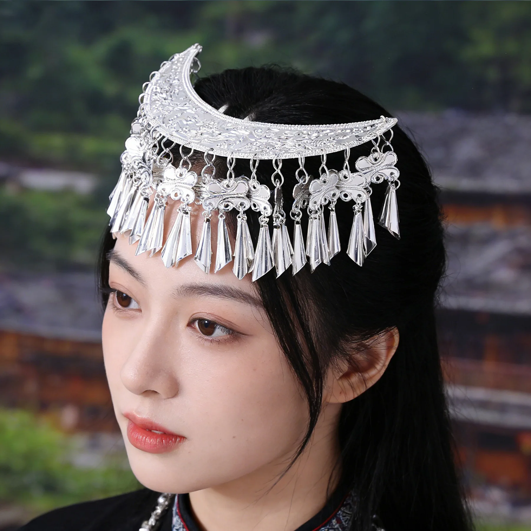 New Miao Ethnic Tassel Alloy Hairpin Vintage Step Shake Hair Accessories Ancient Style Hanfu Headdress
New Miao Ethnic Tassel Alloy Hairpin Vintage Step Shake Hair Accessories Ancient Style Hanfu Headdress