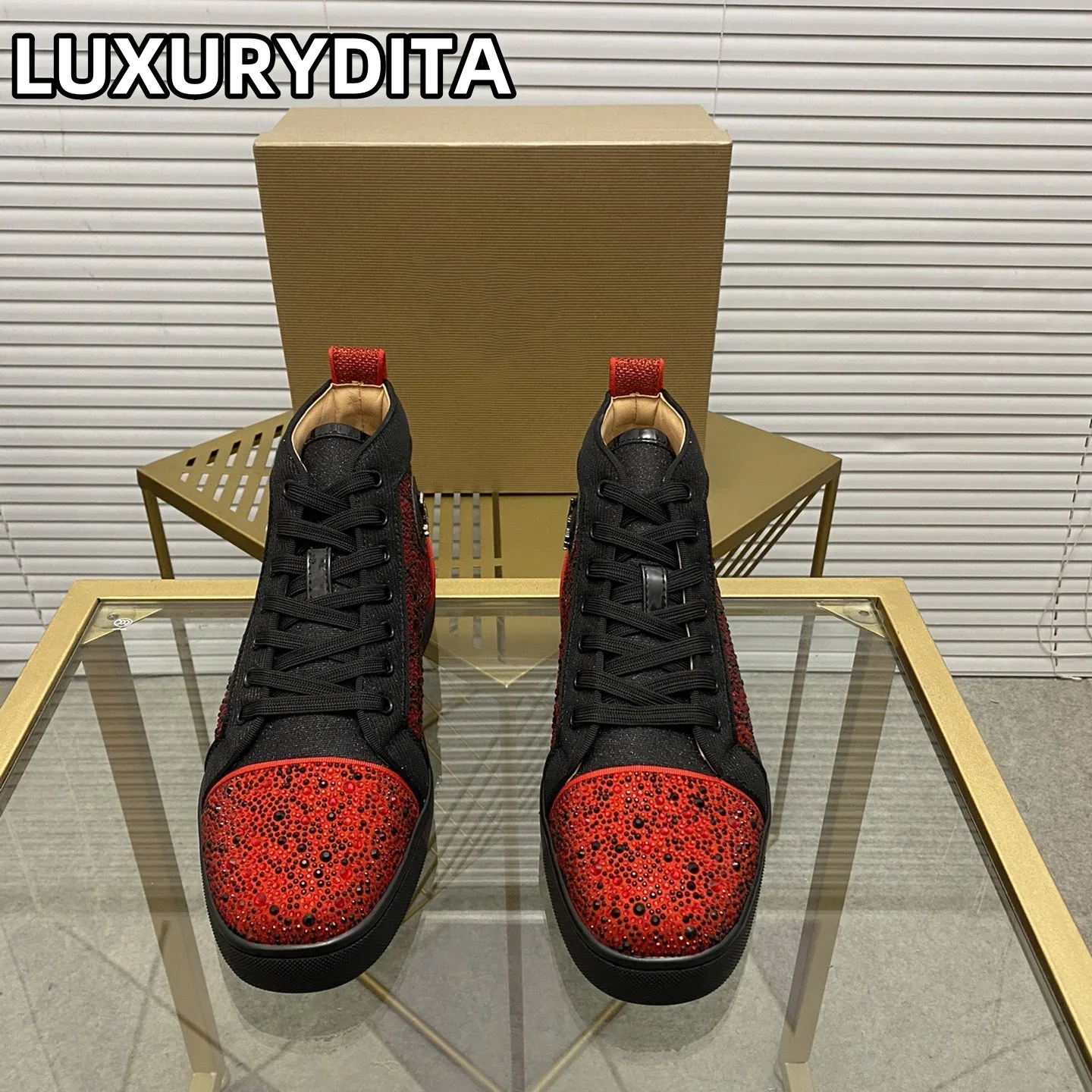 Top Quality Womens Trendy Casual Tennis Shoes Luxury Mens Real Leather Sneakers 35-48 Designr Rivet Red Sole Lovers Shoes M0187
Top Quality Womens Trendy Casual Tennis Shoes Luxury Mens Real Leather Sneakers 35-48 Designr Rivet Red Sole Lovers Shoes M0187