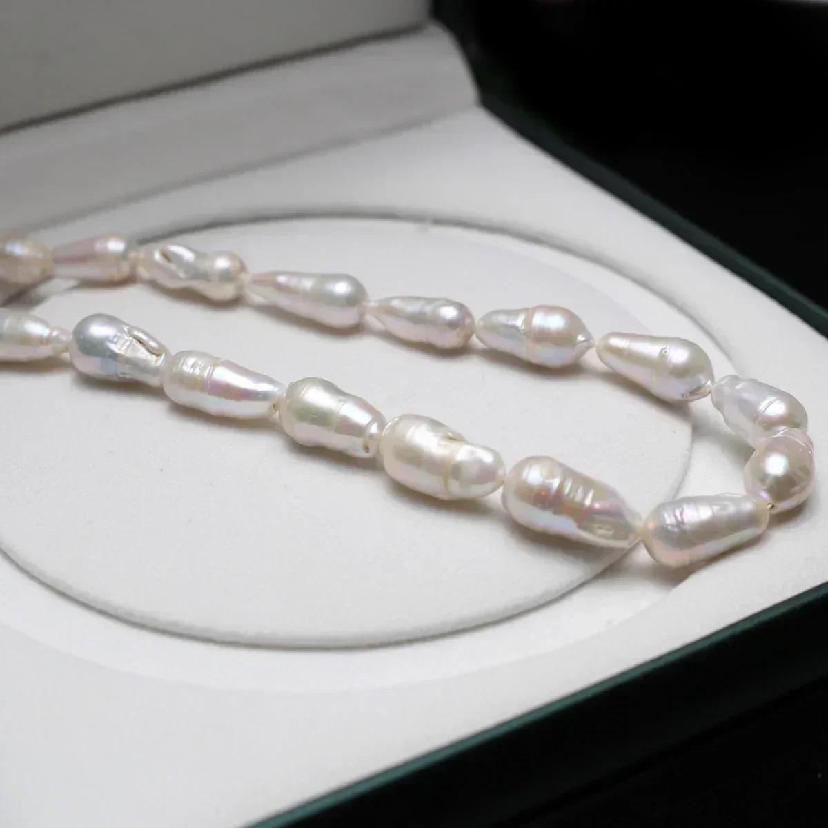10x20mm4A Unblemished Threaded Baroque Natural Freshwater Pearl Drop Bead Jewelry Make DIY Necklace Earring Bracelet Accessory
10x20mm4A Unblemished Threaded Baroque Natural Freshwater Pearl Drop Bead Jewelry Make DIY Necklace Earring Bracelet Accessory