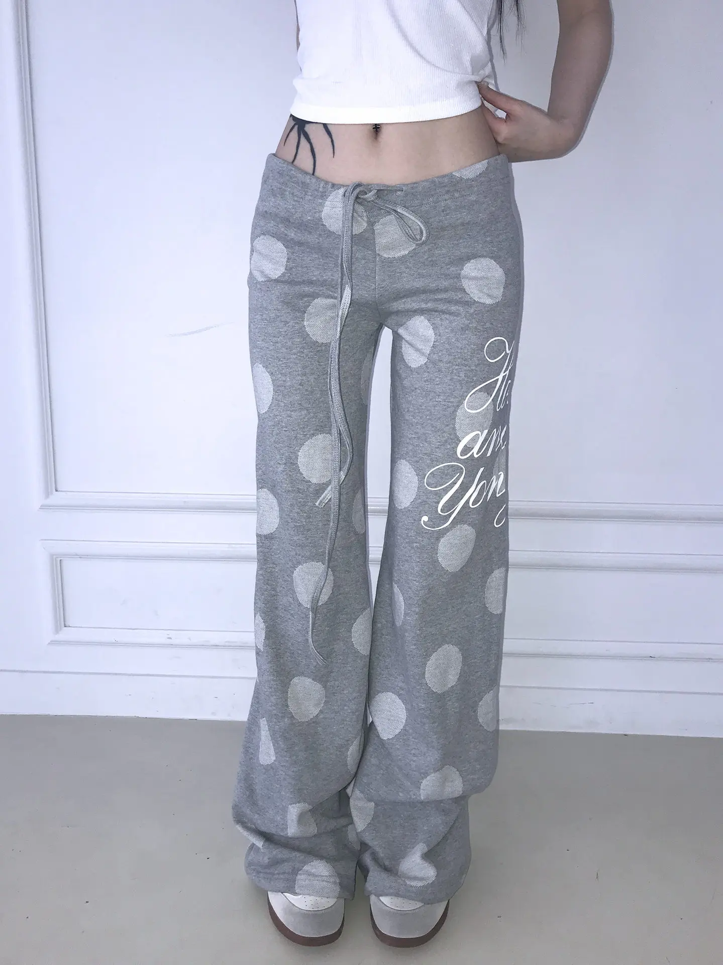 Women Y2K Polka Dot Wide Leg Sweatpants Low Waist Letter Print Casual Trousers Streetwear 2026
Women Y2K Polka Dot Wide Leg Sweatpants Low Waist Letter Print Casual Trousers Streetwear 2026