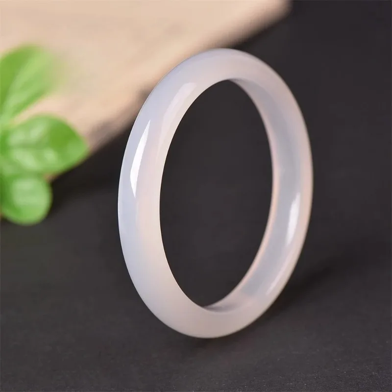 Natural Brazil Agate Jade Material Boutique White Moonlight Jade Bracelet Boutique Gift Men's Women's Gift Fashion Jewelry
Natural Brazil Agate Jade Material Boutique White Moonlight Jade Bracelet Boutique Gift Men's Women's Gift Fashion Jewelry