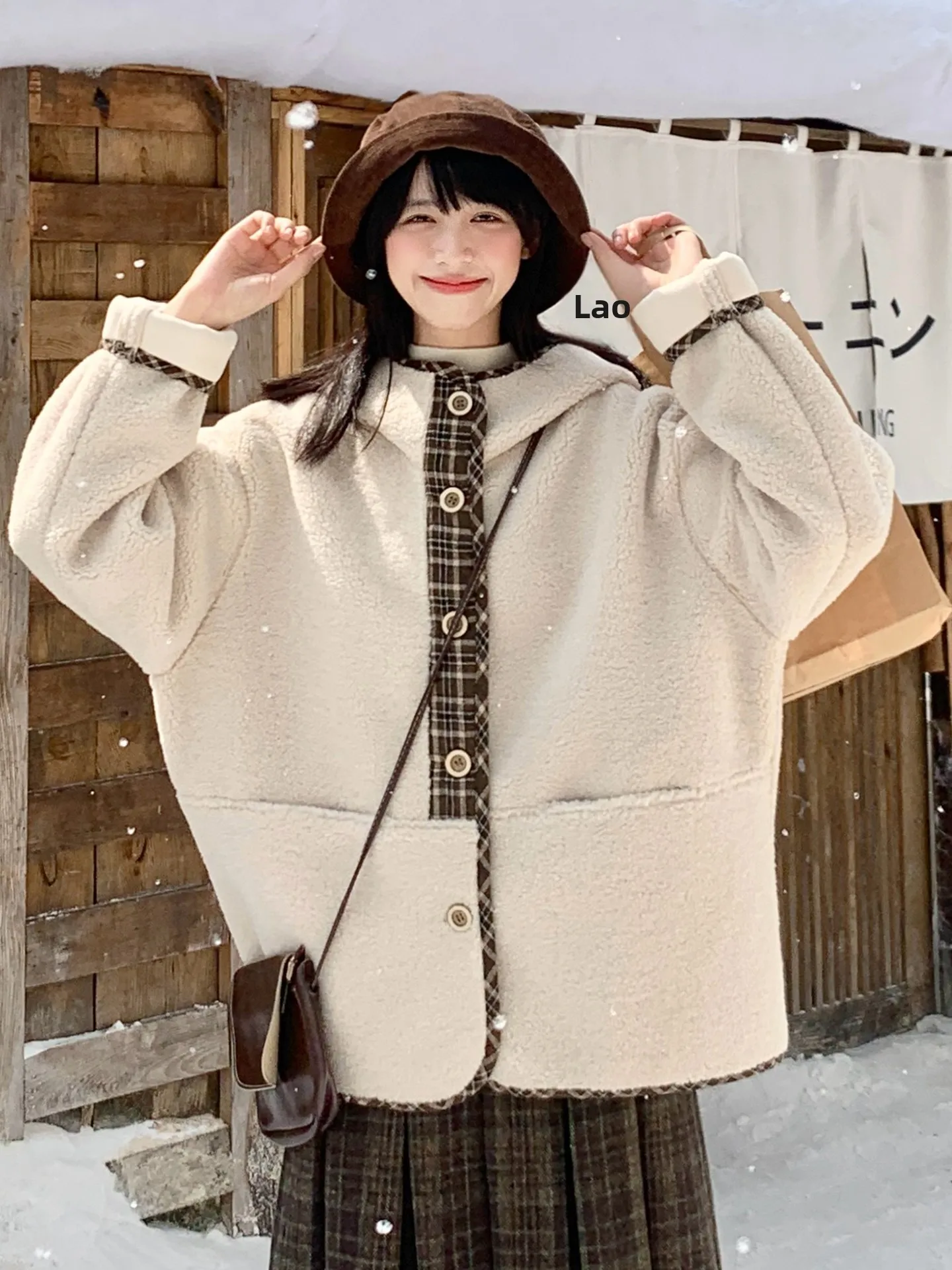 Корейское пальто из меха ягненка, женское пальто на осень-зиму, повседневное цветное пальто из полиэстера и хлопка с капюшоном
Корейское пальто из меха ягненка, женское пальто на осень-зиму, повседневное цветное пальто из полиэстера и хлопка с капюшоном