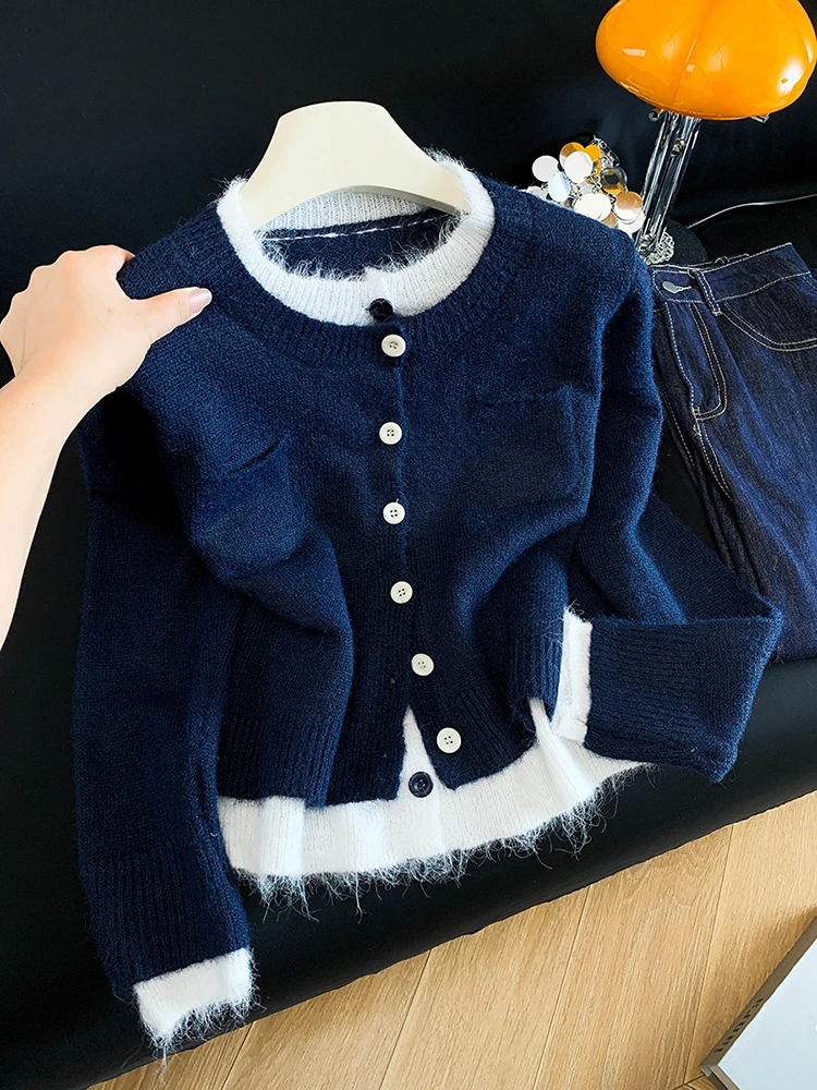 Женский корейский мягкий вязаный кардиган, повседневный винтажный искусственный лоскутный свитер из двух предметов, милый женский топ на пуговицах в консервативном стиле с длинными рукавами, новинка
Женский корейский мягкий вязаный кардиган, повседневный винтажный искусственный лоскутный свитер из двух предметов, милый женский топ на пуговицах в консервативном стиле с длинными рукавами, новинка