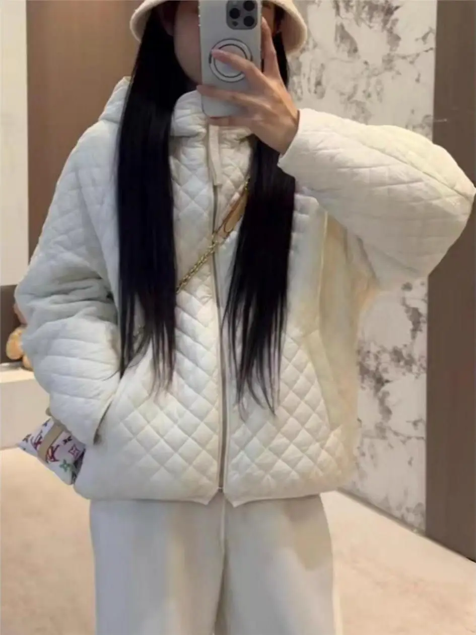 Women's Thickened Cotton Jacket Autumn Winter Diamond Patterned Fashionable Versatile Korean Style Long Sleeve Coat with Hat
Women's Thickened Cotton Jacket Autumn Winter Diamond Patterned Fashionable Versatile Korean Style Long Sleeve Coat with Hat