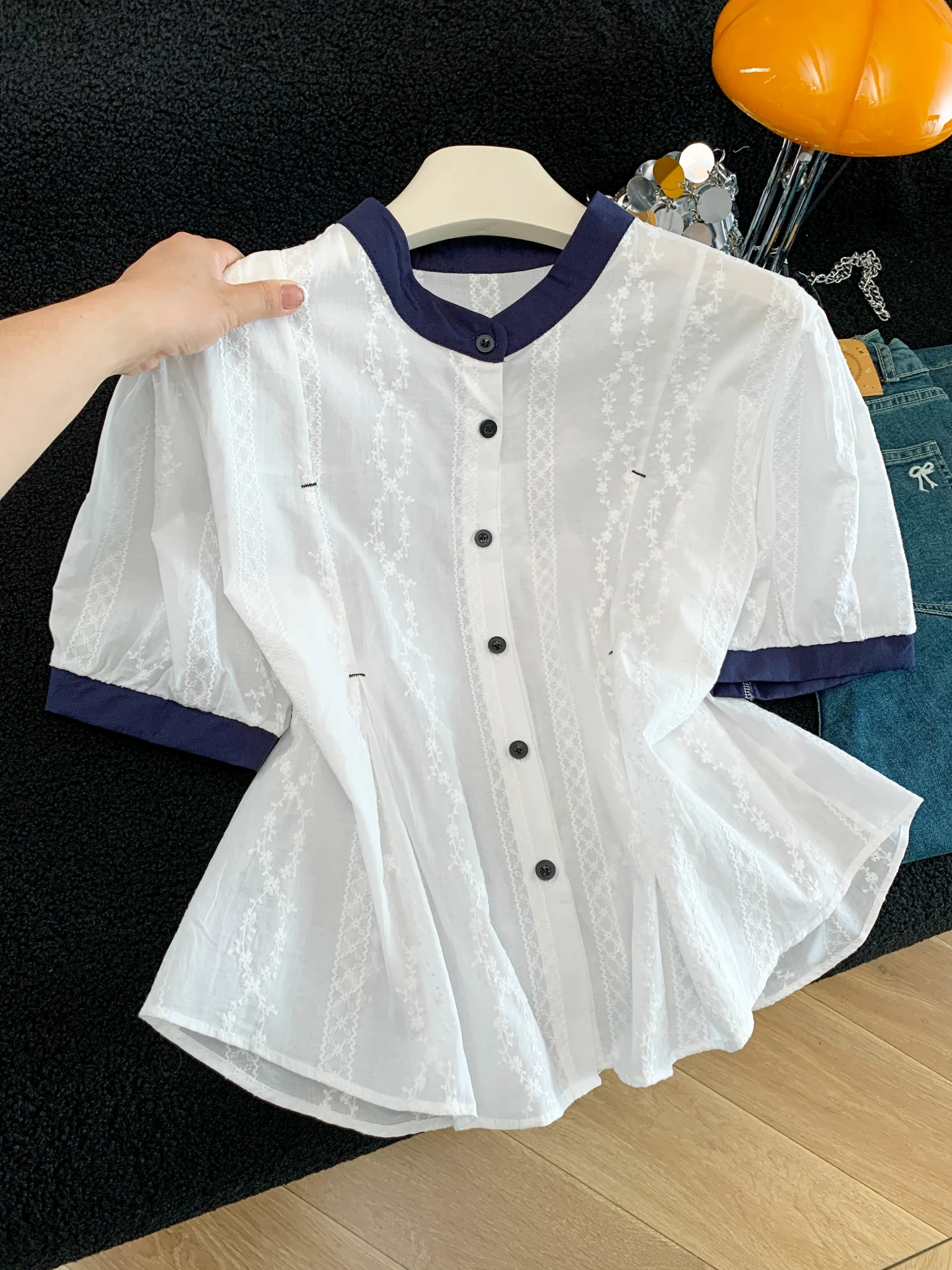 Sweet Embroidered Short Sleeve White Shirt Women's Summer 2026 New Color Block Youthful Fashionable Casual round Neck Top
Sweet Embroidered Short Sleeve White Shirt Women's Summer 2026 New Color Block Youthful Fashionable Casual round Neck Top