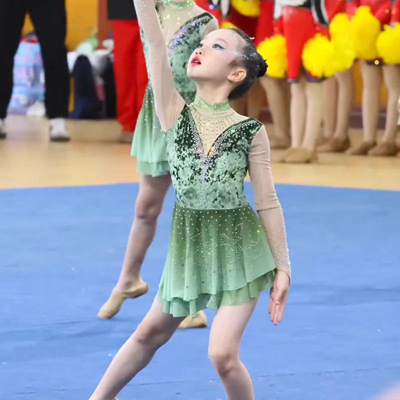 Girl Cheerleading Competition Costume Aerobics Costume
Girl Cheerleading Competition Costume Aerobics Costume