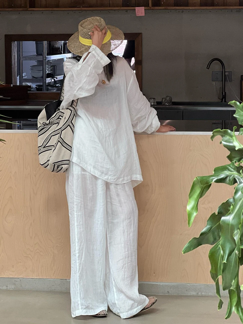 Casual Linen Set Women Summer Fashion Minimalist White round Neck Cotton Linen Shirt Wide Leg Pants Two Piece Set Lazy Style
Casual Linen Set Women Summer Fashion Minimalist White round Neck Cotton Linen Shirt Wide Leg Pants Two Piece Set Lazy Style