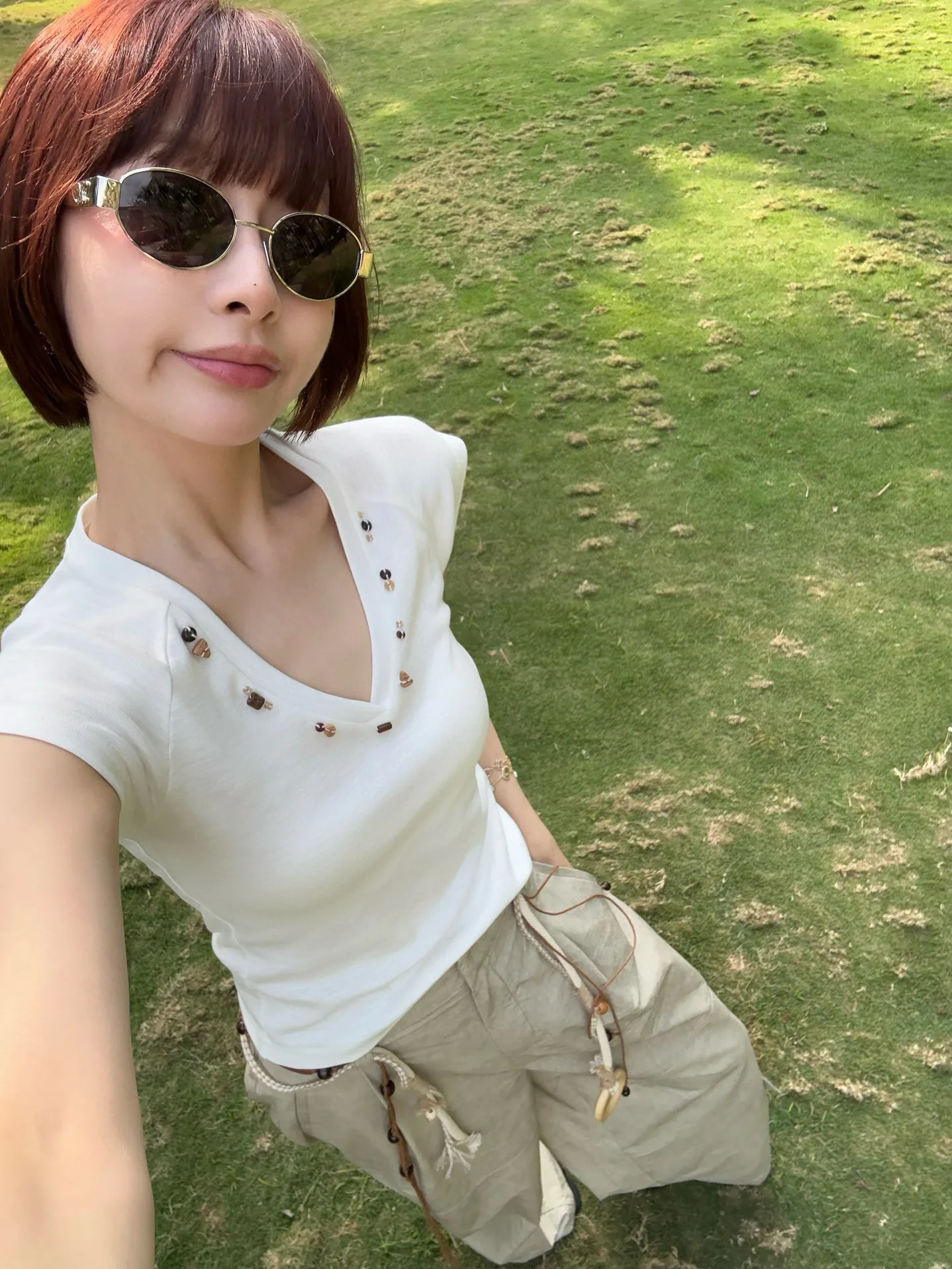 Handmade V-ne ort-sved T-irt Comfortable Slimming Breathable Pure Cotton Summer Top for Young Women by Monkey Studio
Handmade V-ne ort-sved T-irt Comfortable Slimming Breathable Pure Cotton Summer Top for Young Women by Monkey Studio