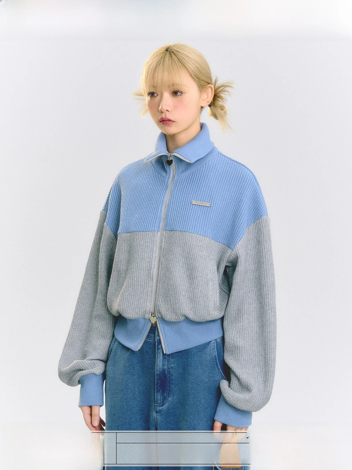 WhyBerry Spring 2023 Double Color Sporty Casual Style Hoodie Blue Sea Bus Design Cotton Polyester Blend Loose Fit Short Length
WhyBerry Spring 2023 Double Color Sporty Casual Style Hoodie Blue Sea Bus Design Cotton Polyester Blend Loose Fit Short Length