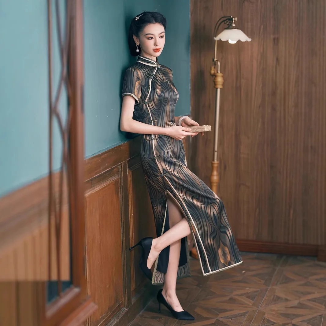 Women's Silk Floral Traditional Vintage Modern Cheongsam Qipao Long Republic of China Improved Daily Catwalk Senior Stripe
Women's Silk Floral Traditional Vintage Modern Cheongsam Qipao Long Republic of China Improved Daily Catwalk Senior Stripe