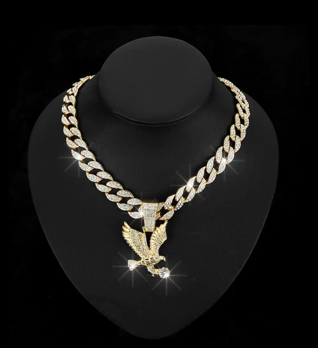 European and American luxury personality spread eagle pendant Cuban necklace men and women all-around accessory chain necklace
European and American luxury personality spread eagle pendant Cuban necklace men and women all-around accessory chain necklace