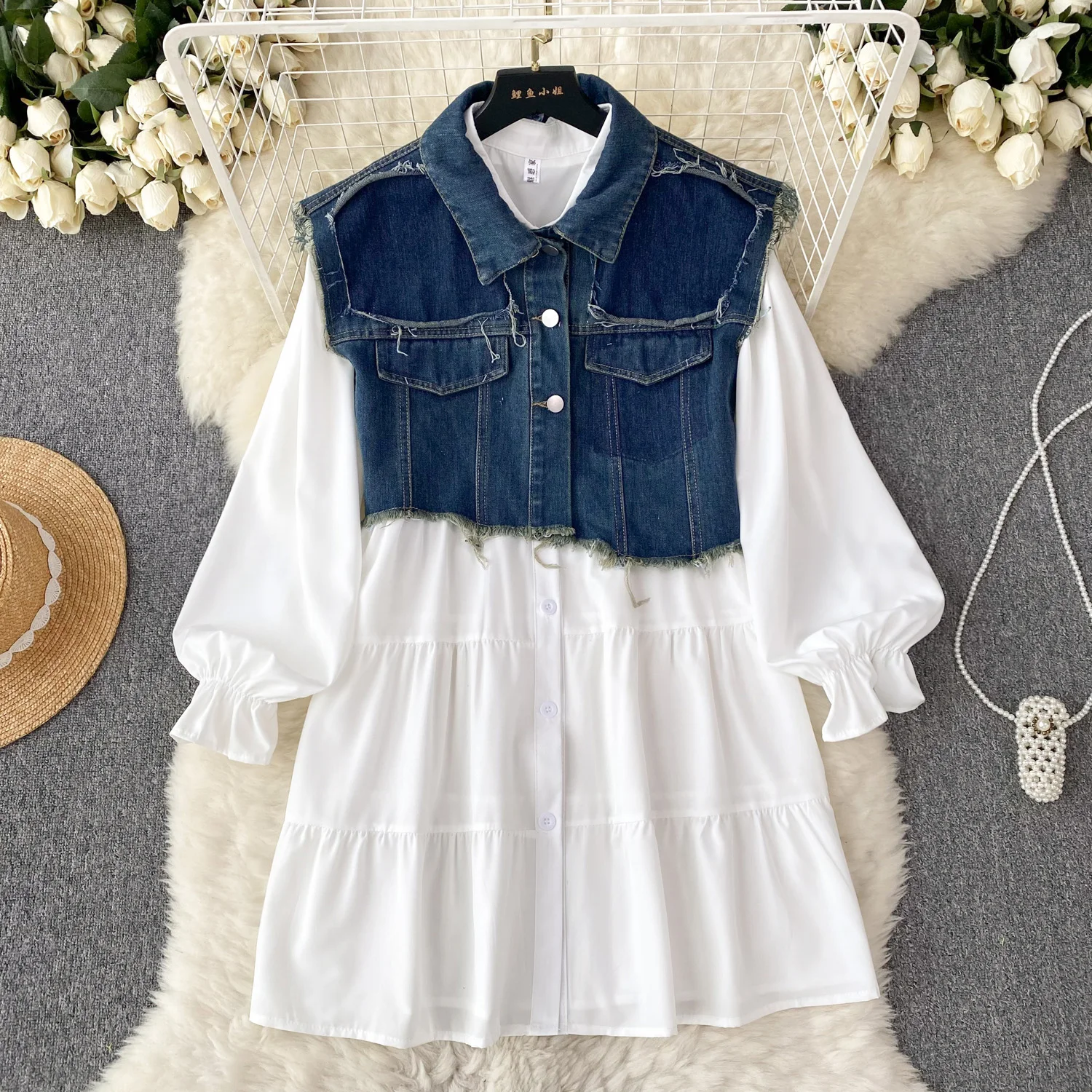 SuperAen Autumn 2023 New Denim Coat Vest Short Dress Women's Fashion Two Piece Dress Set
SuperAen Autumn 2023 New Denim Coat Vest Short Dress Women's Fashion Two Piece Dress Set