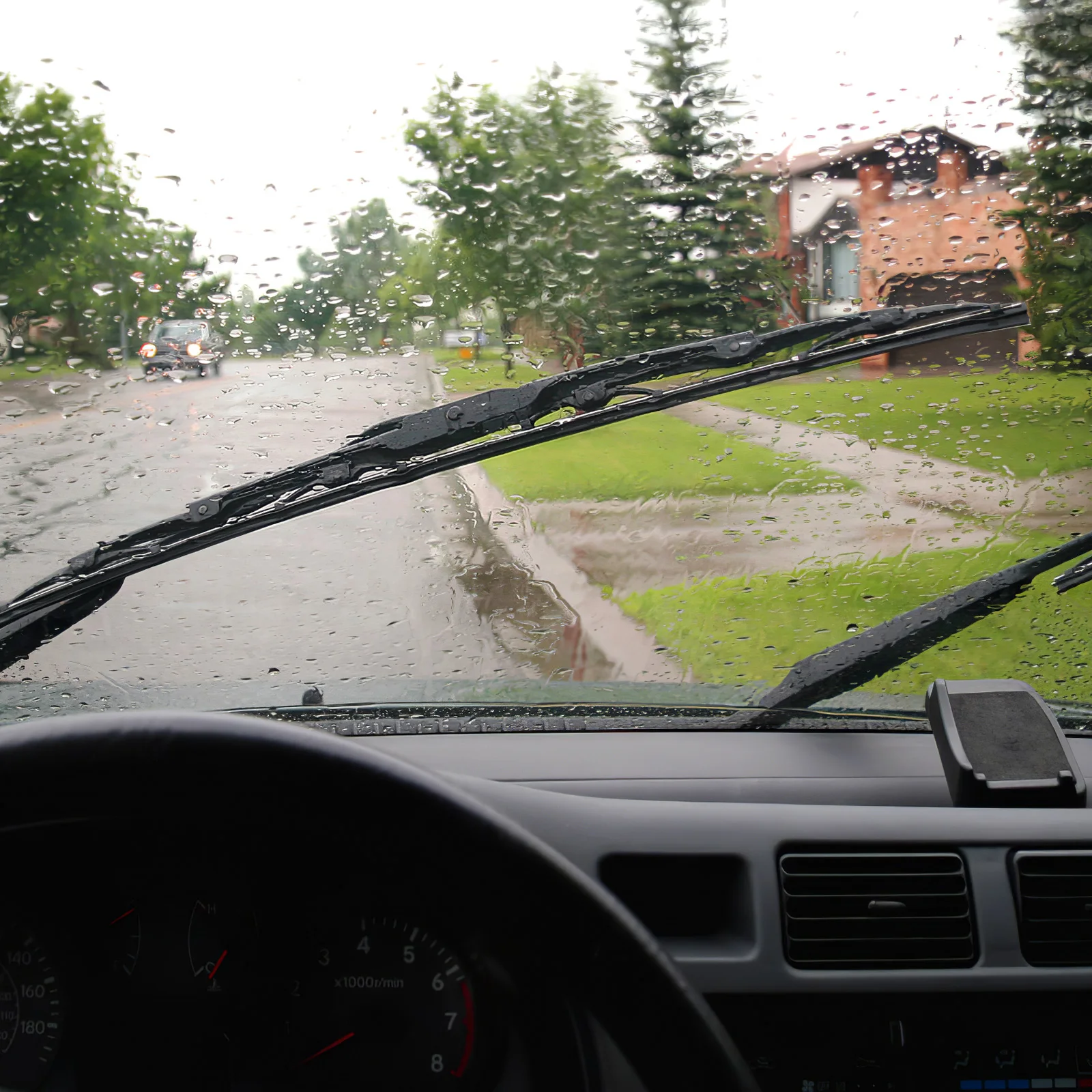 10 Pcs Frameless Wiper Blades Refills Car Rubber Strips Black Windshield Universal Fits Cars Buses Trucks High Temp Durable
10 Pcs Frameless Wiper Blades Refills Car Rubber Strips Black Windshield Universal Fits Cars Buses Trucks High Temp Durable