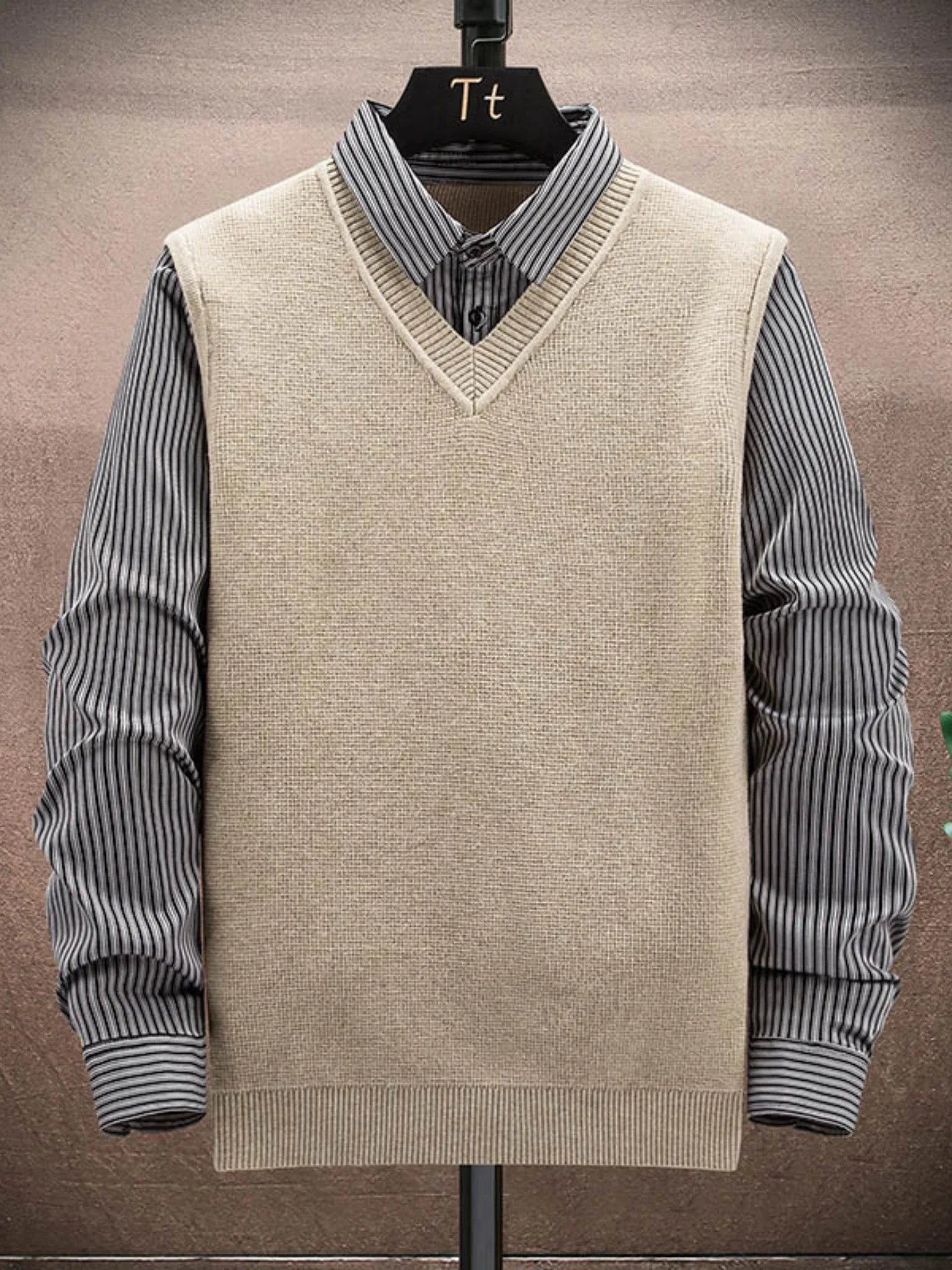 Мужской теплый зимний свитер с длинным рукавом, вязаный, из полиэстера, повседневный, модный, с V-образным вырезом, в полоску
Мужской теплый зимний свитер с длинным рукавом, вязаный, из полиэстера, повседневный, модный, с V-образным вырезом, в полоску