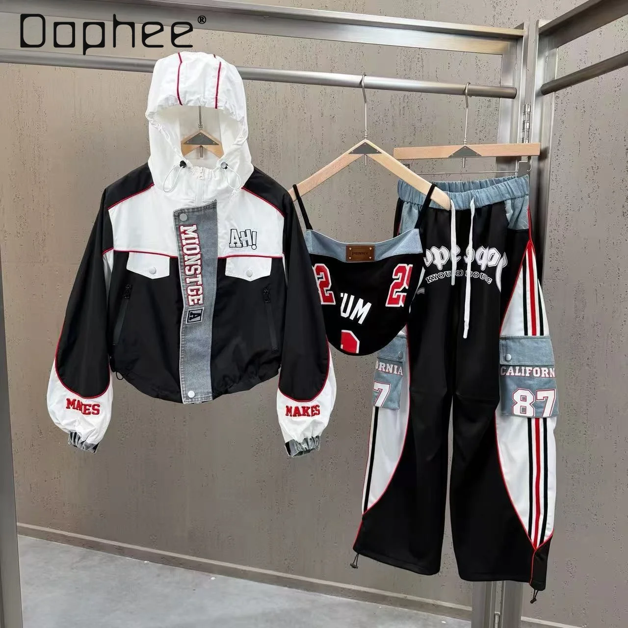 Spring 2026 American Retro Sports Suit Loose Hooded Jacket Splicing Casual Suspender Tank Top Loose Pant
Spring 2026 American Retro Sports Suit Loose Hooded Jacket Splicing Casual Suspender Tank Top Loose Pant