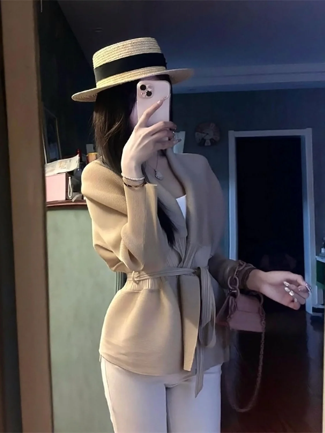 Women's High Waist Pleated Short Jacket with Belt Ribbon Cardigan Style Fashionable Loose Fit Polyester Fiber Long Sleeve
Women's High Waist Pleated Short Jacket with Belt Ribbon Cardigan Style Fashionable Loose Fit Polyester Fiber Long Sleeve