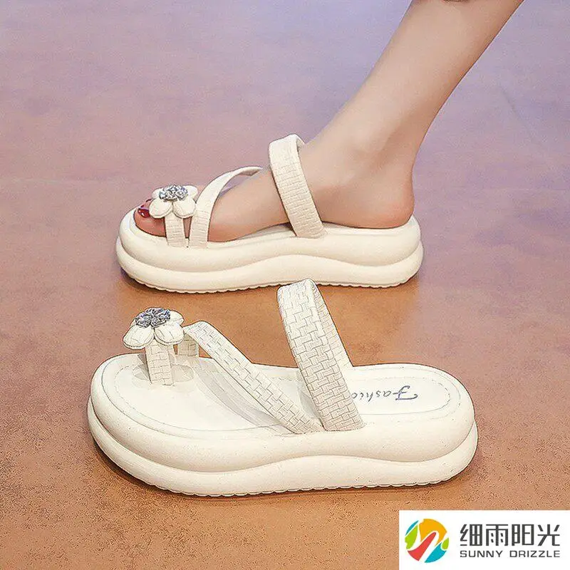 Stunning Ladies Summer Outdoor Sandals Thick Bottomed Toe Clip Flip Flops Water Diamond Beach Slippers Comfortable Breathable
Stunning Ladies Summer Outdoor Sandals Thick Bottomed Toe Clip Flip Flops Water Diamond Beach Slippers Comfortable Breathable