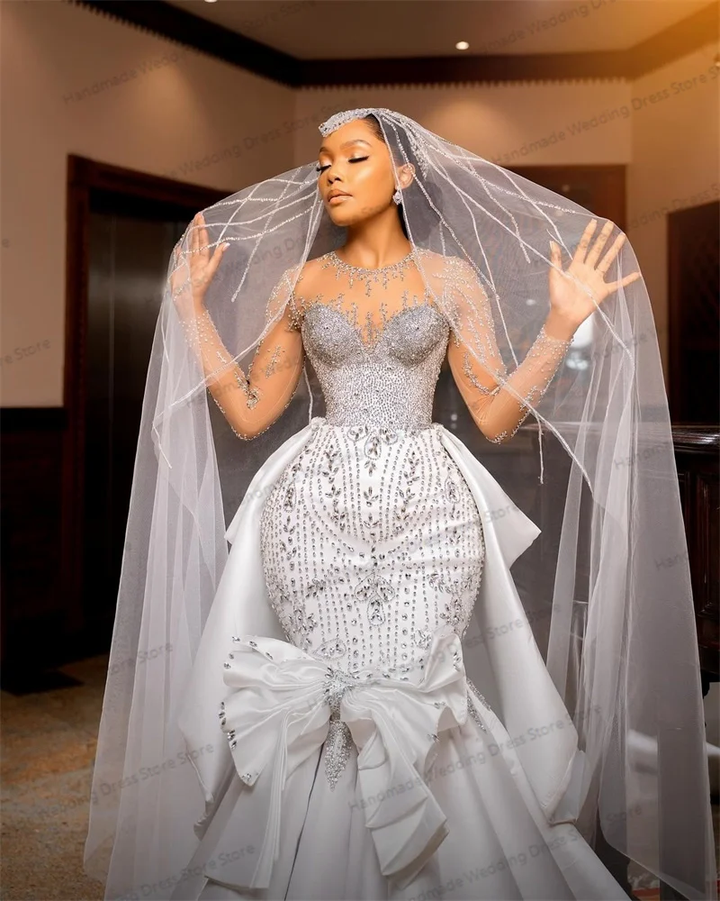 Luxury Crystals Bow Wedding Dress Sexy Sheer Neck Full Sleeves Satin Mermaid Bridal Evening Gown Customized Beach Garden Robe
Luxury Crystals Bow Wedding Dress Sexy Sheer Neck Full Sleeves Satin Mermaid Bridal Evening Gown Customized Beach Garden Robe