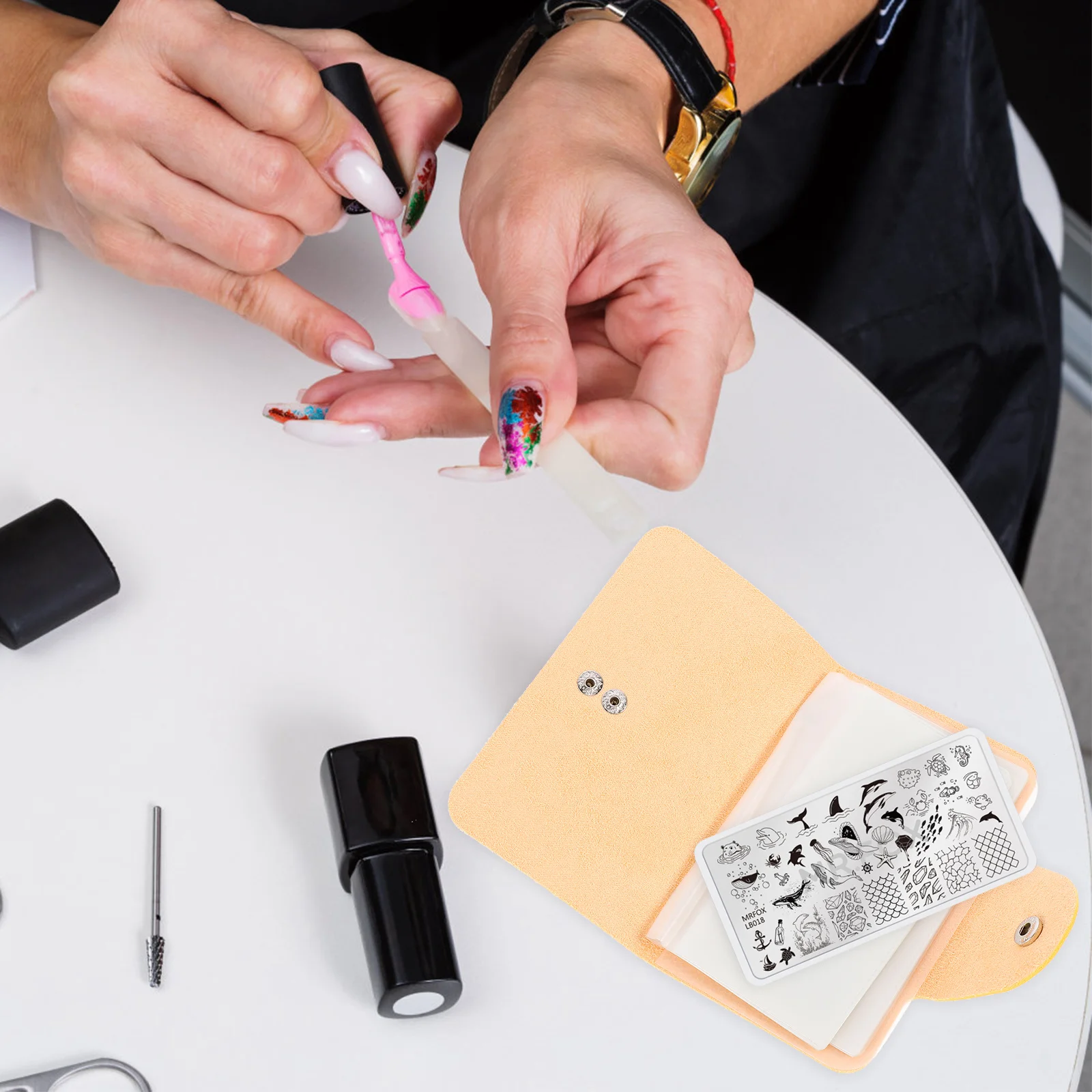 2 шт., сумка для хранения пластинок для дизайна ногтей, портативный органайзер для маникюрных тарелок с 20 слотами для карт для шаблонов для штамповки, модный простой
2 шт., сумка для хранения пластинок для дизайна ногтей, портативный органайзер для маникюрных тарелок с 20 слотами для карт для шаблонов для штамповки, модный простой