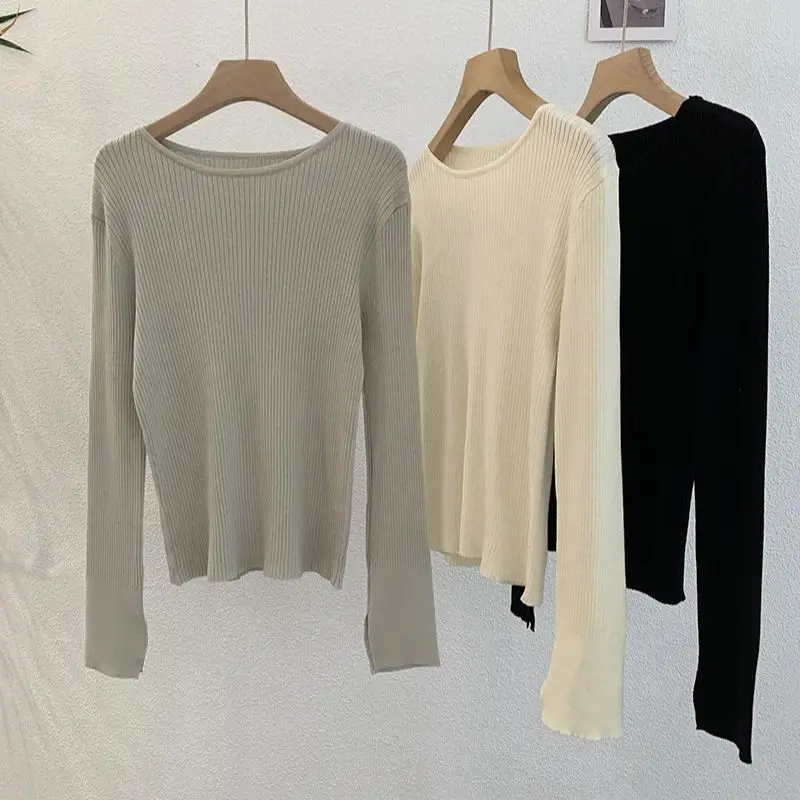 Winter new round neck lace splicing single-breasted side strap long-sleeved sweater for women
Winter new round neck lace splicing single-breasted side strap long-sleeved sweater for women