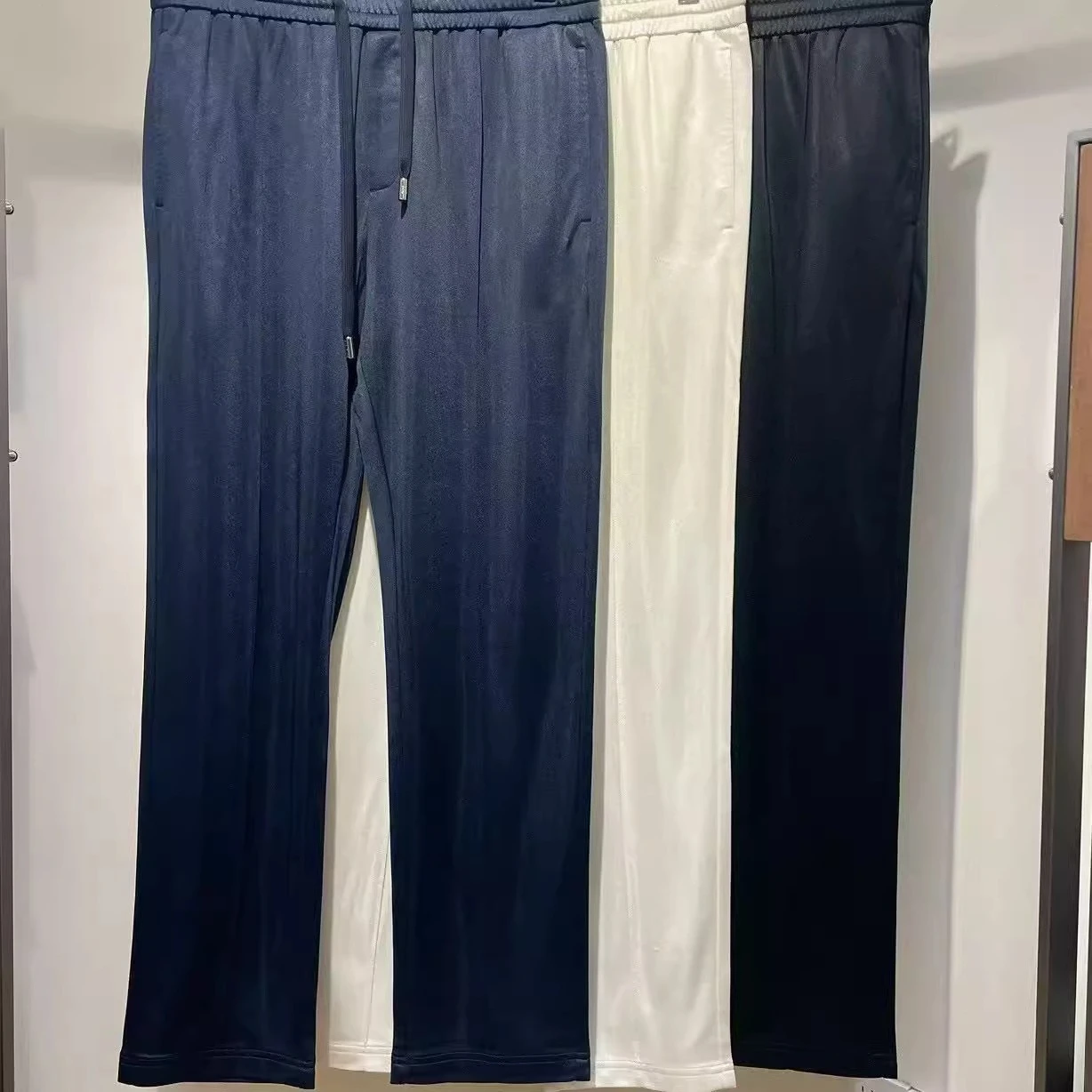 BC Italian embroidered old money style men's casual pants simple and versatile straight trousers
BC Italian embroidered old money style men's casual pants simple and versatile straight trousers