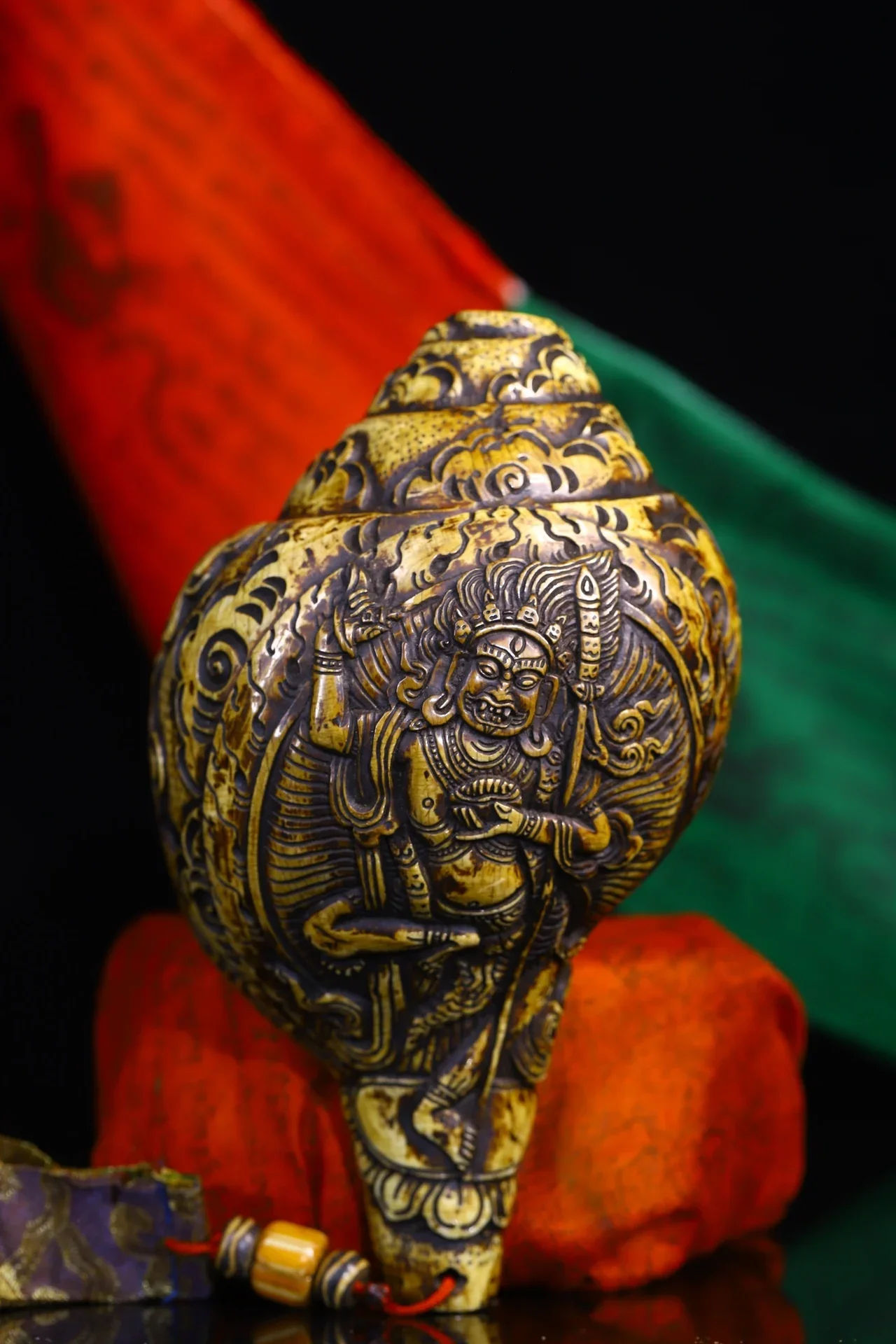 8"Tibetan Temple Collection Old Natural Conch Cinnabar DAKINI Vajra Buddha Conch Chanting Amulet Town House Exorcism
8"Tibetan Temple Collection Old Natural Conch Cinnabar DAKINI Vajra Buddha Conch Chanting Amulet Town House Exorcism