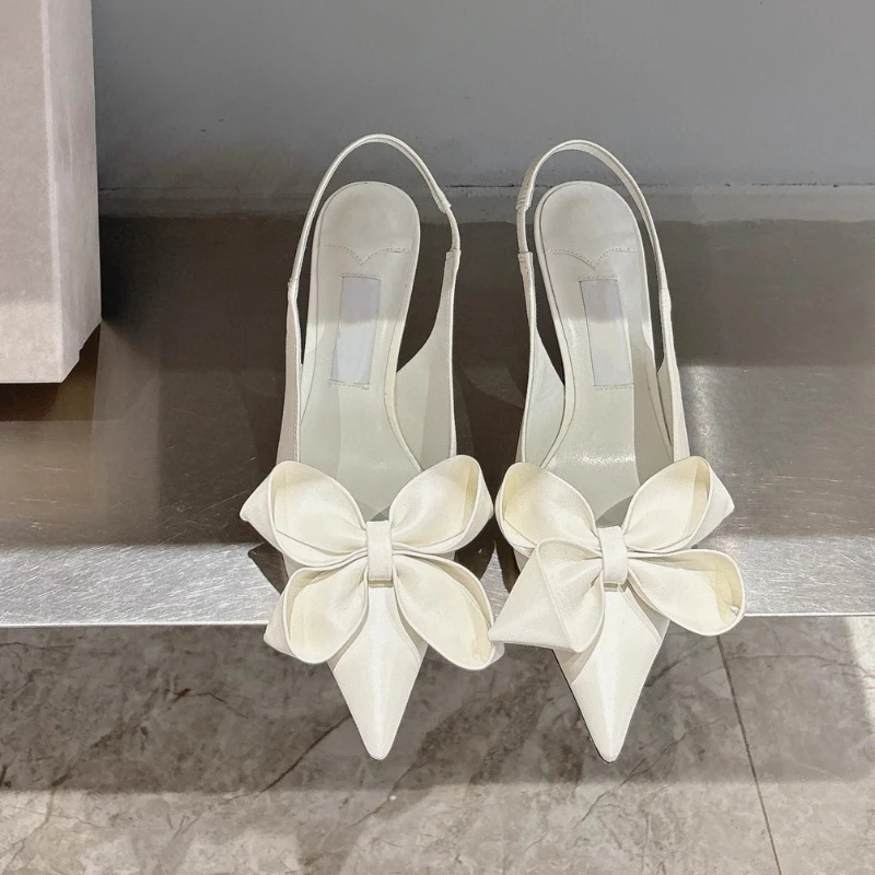 2025 Spring Summer New Fashion High Heel Bow Pointed Toe Stiletto Sandals Sexy Women Shoes
2025 Spring Summer New Fashion High Heel Bow Pointed Toe Stiletto Sandals Sexy Women Shoes