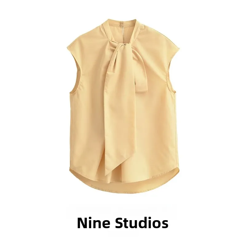 Casual Chic Stand Collar Tie Decorated Sleeveless Top Versatile European Style Polyester Fabric Women's Shirt Summer Collection
Casual Chic Stand Collar Tie Decorated Sleeveless Top Versatile European Style Polyester Fabric Women's Shirt Summer Collection