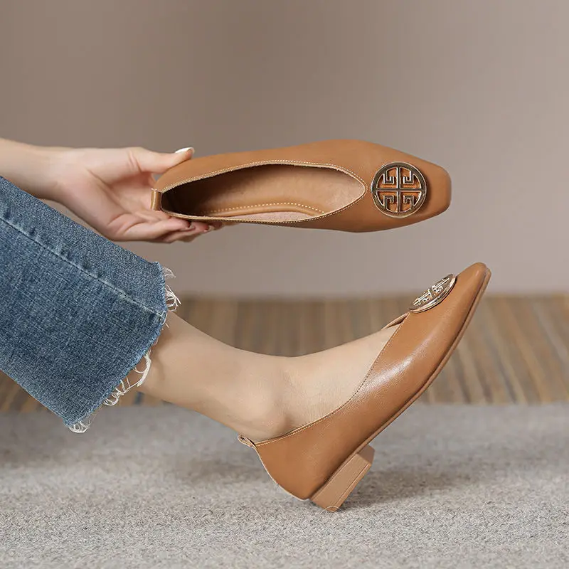 Women's Square Toe Low Heel Solid Color Retro Casual Shoes Hot Women's High Heel Breathable Shoes Walking Shoes
Women's Square Toe Low Heel Solid Color Retro Casual Shoes Hot Women's High Heel Breathable Shoes Walking Shoes