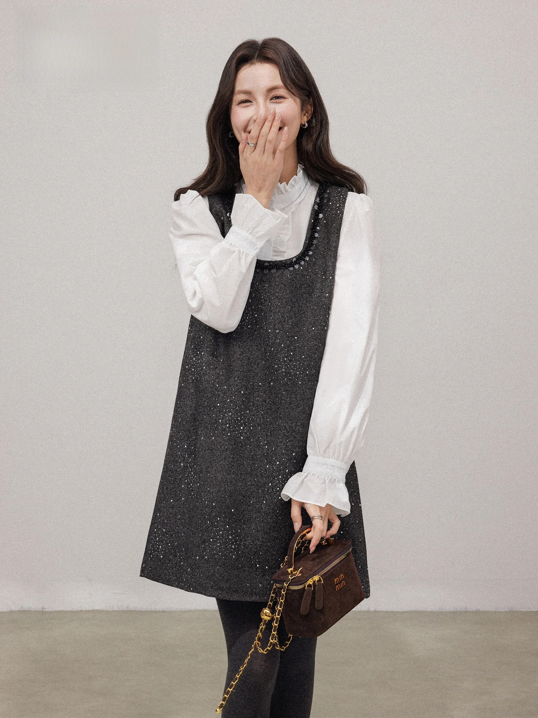 Shiny Sequin Vest Dress Women Early Spring Misses Style Miu Matching Set Wooden Collar Shirt Two-Piece Set Casual High W...
Shiny Sequin Vest Dress Women Early Spring Misses Style Miu Matching Set Wooden Collar Shirt Two-Piece Set Casual High W...