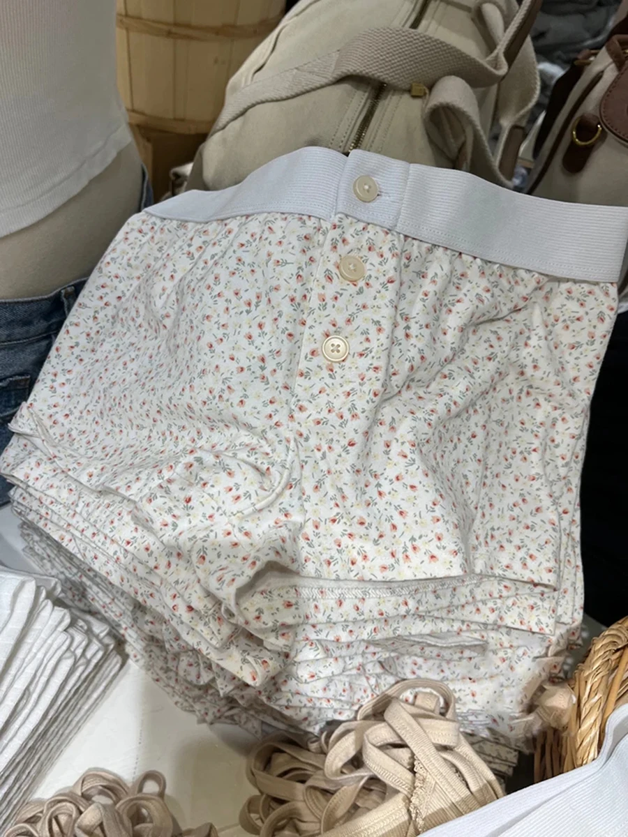 Sweet Floral Print Patchwork Slim Shorts Women Home Cotton Soft Elastic Waist Button Short Pants Harajuku Vintage Y2K Sweatpants
Sweet Floral Print Patchwork Slim Shorts Women Home Cotton Soft Elastic Waist Button Short Pants Harajuku Vintage Y2K Sweatpants