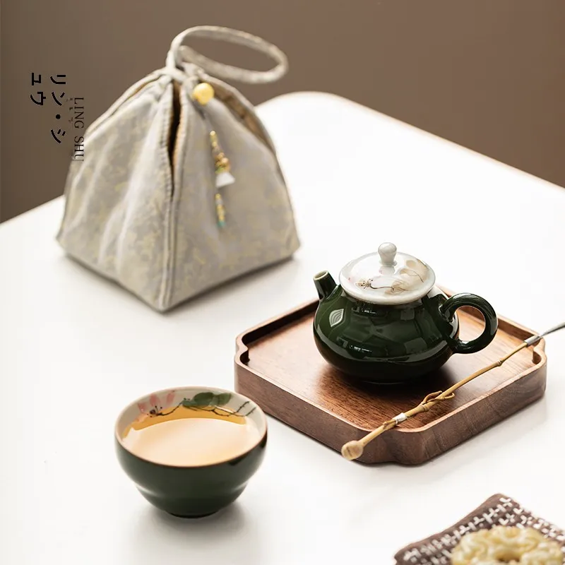 Portable Travel een Glaze Hand-Painted Lotus Flower Tea Set Single Person Owner Cup Combination with Cloth Bag Cerc Tea Pot
Portable Travel een Glaze Hand-Painted Lotus Flower Tea Set Single Person Owner Cup Combination with Cloth Bag Cerc Tea Pot