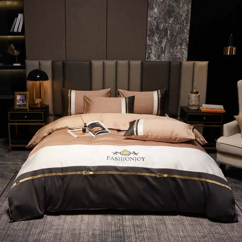 2022 new four-piece bedding fashion cotton double household bed sheet quilt cover splicing design bedding khaki white gray color
2022 new four-piece bedding fashion cotton double household bed sheet quilt cover splicing design bedding khaki white gray color