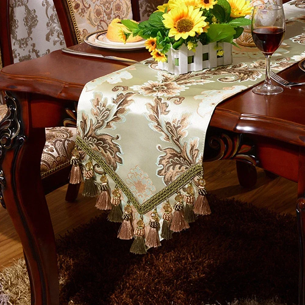 Upscale Luxury Jacquard Table Runner Bed Flag High Density Satin Embroidery Tablecloth Table Flag for Wedding Hotel Dinner Party
Upscale Luxury Jacquard Table Runner Bed Flag High Density Satin Embroidery Tablecloth Table Flag for Wedding Hotel Dinner Party