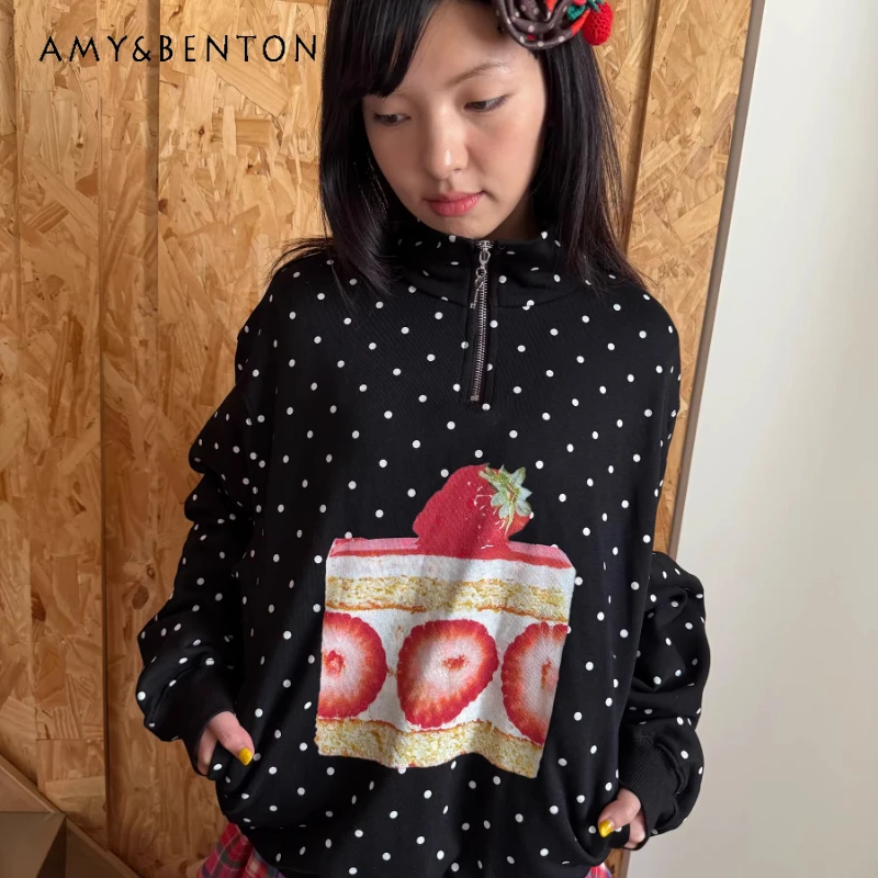 Женская толстовка с оригинальным японским дизайном, черным принтом в горошек и фруктовым узором, осень-зима 2025, новая, флисовая, свободного кроя, универсальная, для женщин
Женская толстовка с оригинальным японским дизайном, черным принтом в горошек и фруктовым узором, осень-зима 2025, новая, флисовая, свободного кроя, универсальная, для женщин