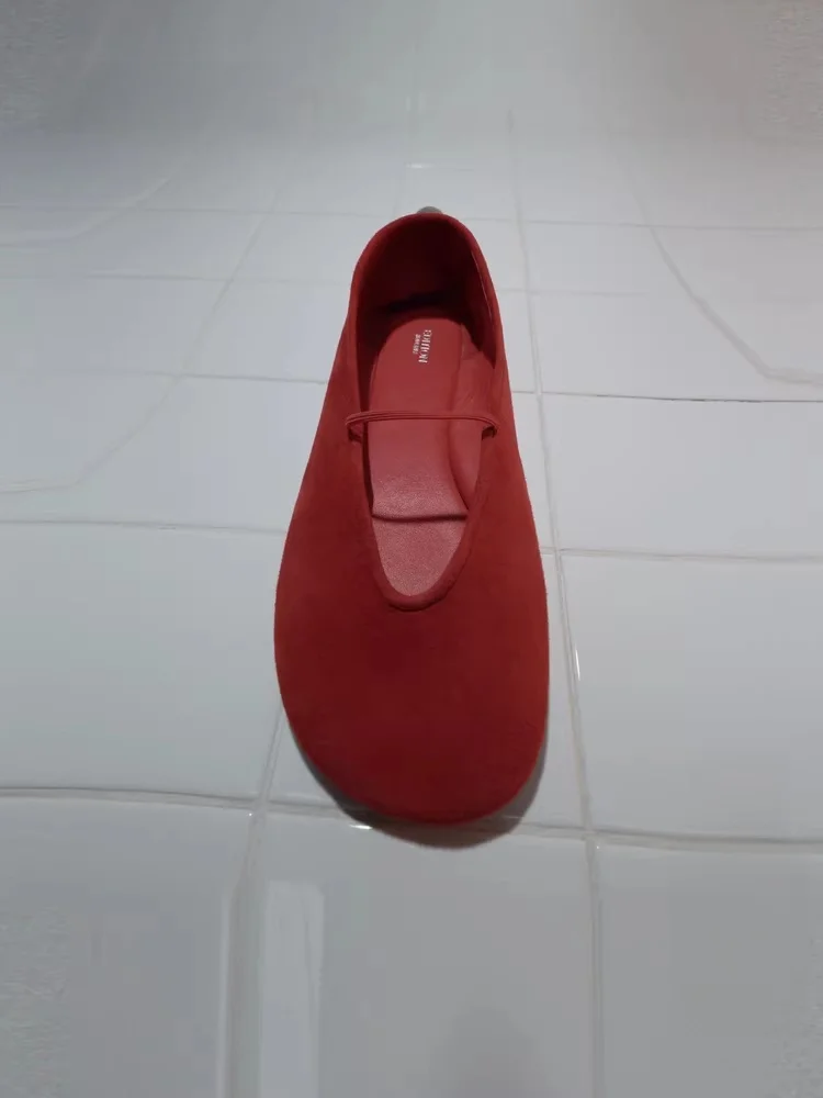 Коллекция Red Label Весна 2025: Мягкие замшевые балетки EBES02 с круглым носком на плоской подошве, повседневные модные туфли
Коллекция Red Label Весна 2025: Мягкие замшевые балетки EBES02 с круглым носком на плоской подошве, повседневные модные туфли