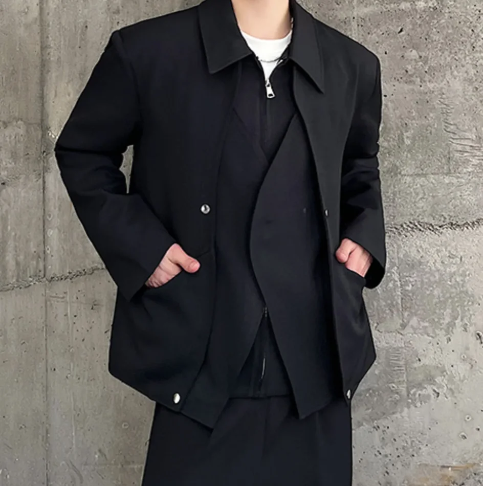 SuperAen 2024 Autumn New Black Style Irregular Lapel Jacket Original Fake Two-piece Blazer Coat
SuperAen 2024 Autumn New Black Style Irregular Lapel Jacket Original Fake Two-piece Blazer Coat