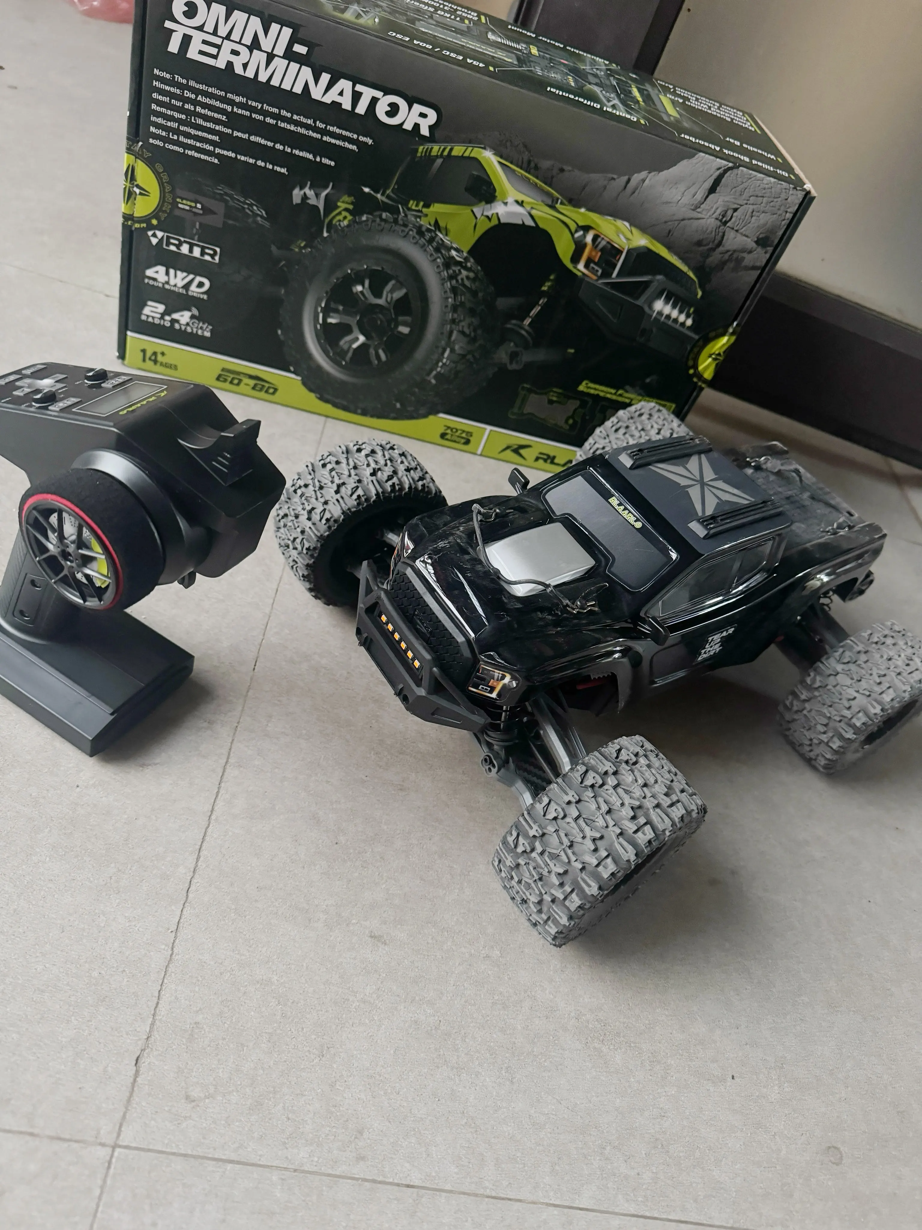 V2 Four Wheel Drive Off-Road RC Car Brushless Metal Carbon Fiber Racing Remote Control Toy
V2 Four Wheel Drive Off-Road RC Car Brushless Metal Carbon Fiber Racing Remote Control Toy