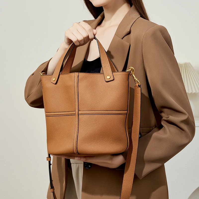 Women‘s Natural Cow Leather Shoulder Bag Ladies Commute Retro Soft Cowhide Handbags Female Casual Luxury Design Crossbody Bags
Women‘s Natural Cow Leather Shoulder Bag Ladies Commute Retro Soft Cowhide Handbags Female Casual Luxury Design Crossbody Bags