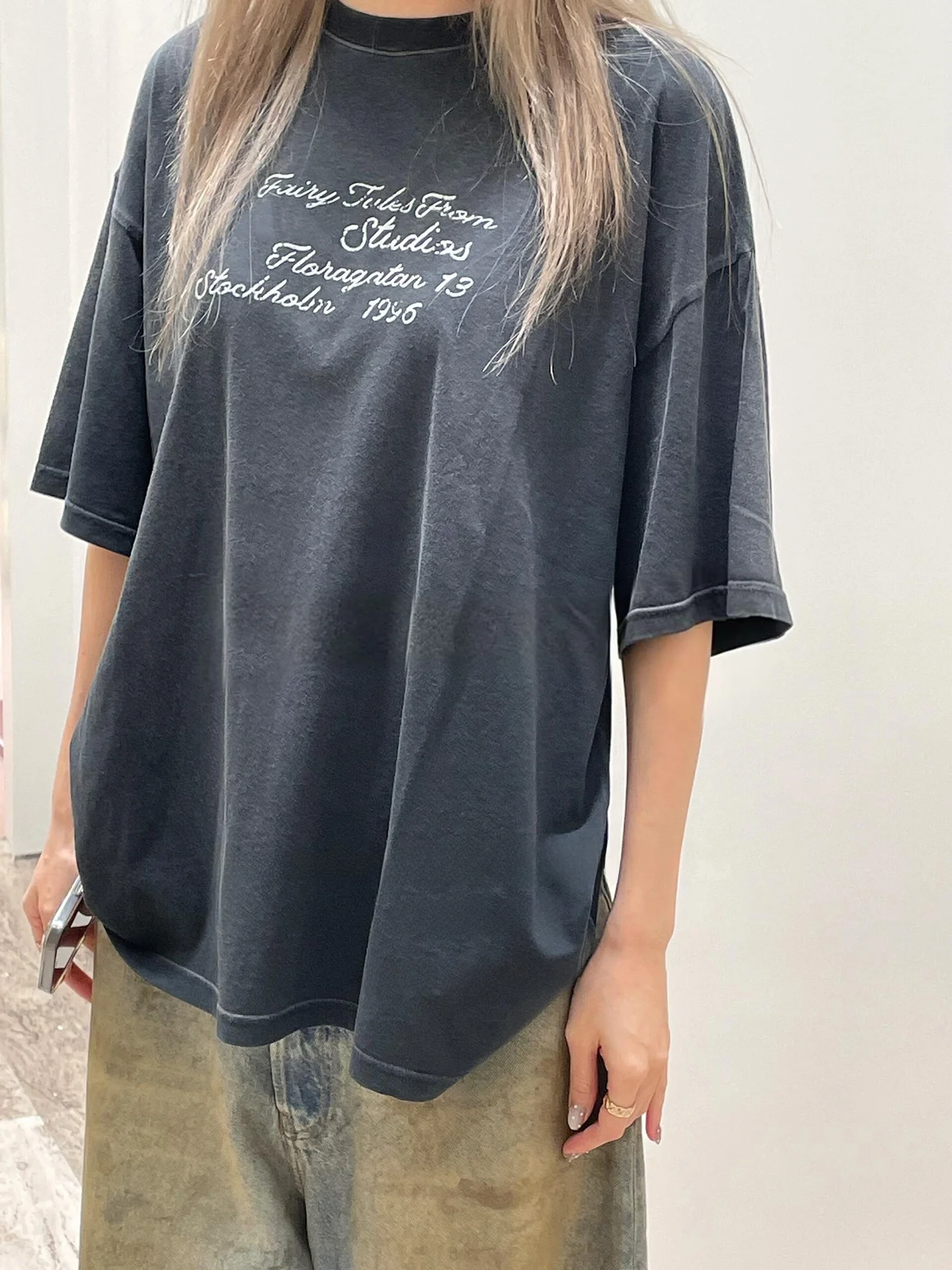 Retro Logo Letter Flocking Print Loose Short Sleeve T-Shirt Women's Summer Cotton round Neck Casual Fashion Ladies' Tee
Retro Logo Letter Flocking Print Loose Short Sleeve T-Shirt Women's Summer Cotton round Neck Casual Fashion Ladies' Tee