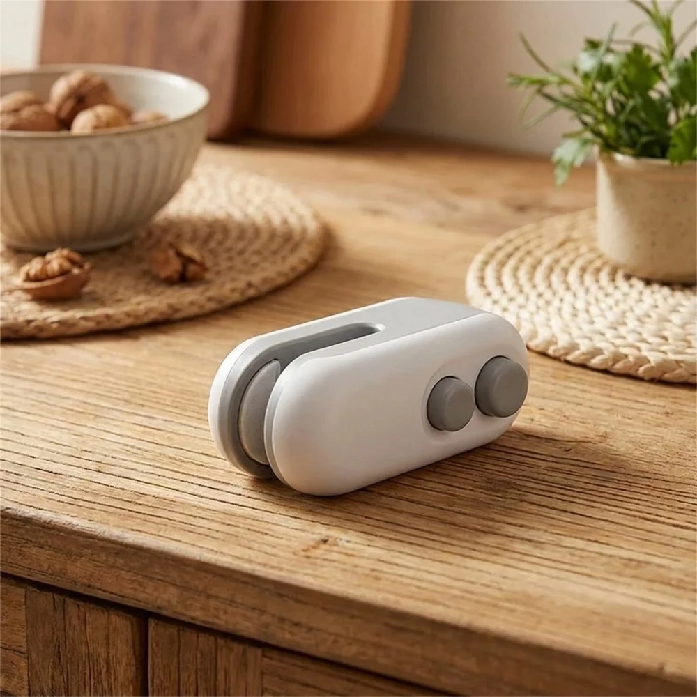Handheld Mini USB Rechargeable Heat Sealer Portable Plastic Bag Sealer Clip Food Storage Package Sealer for Snacks Freshness Pre
Handheld Mini USB Rechargeable Heat Sealer Portable Plastic Bag Sealer Clip Food Storage Package Sealer for Snacks Freshness Pre
